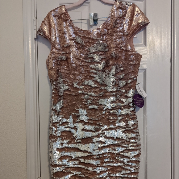 Pink sequin dress - Picture 1 of 8